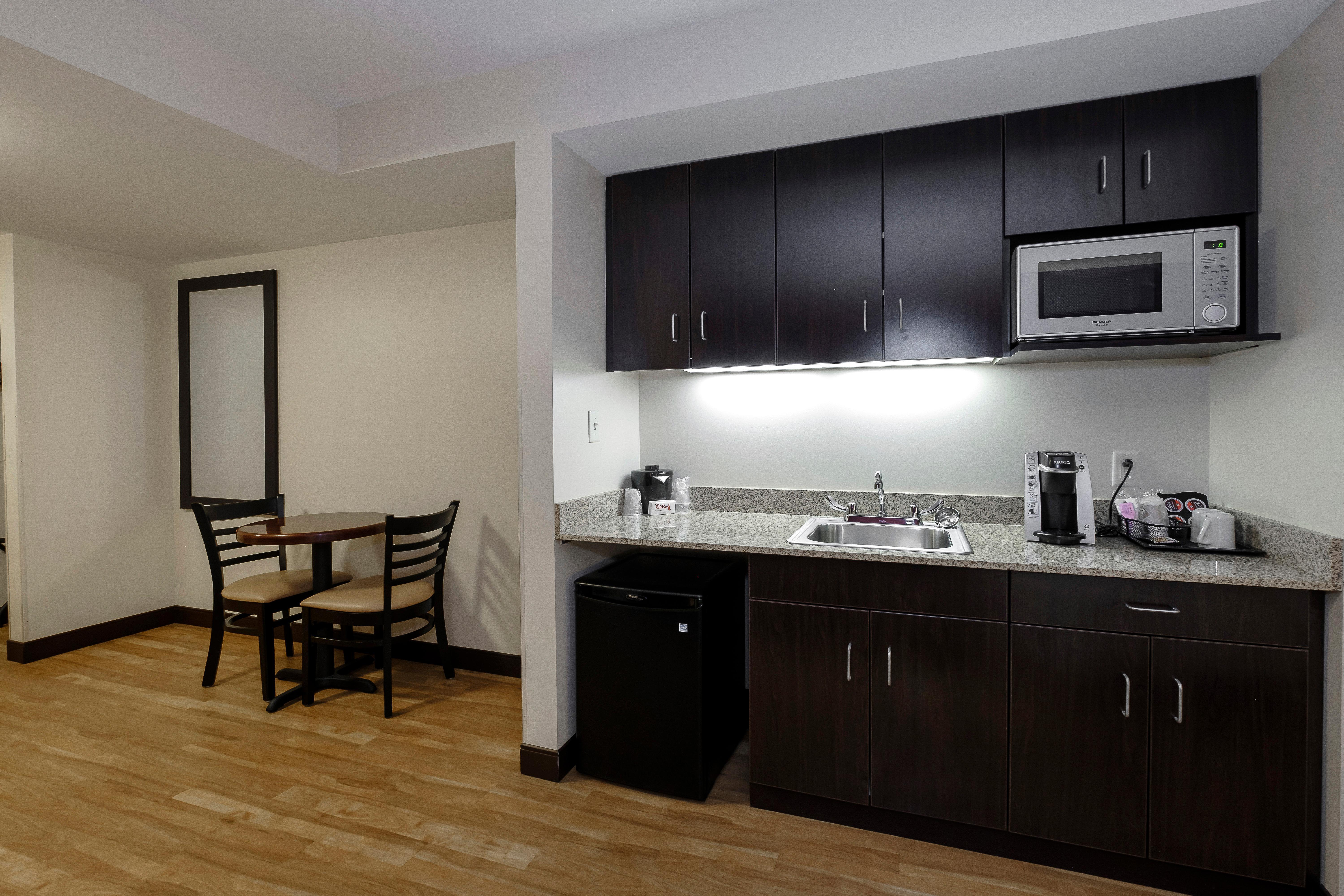 Red Roof Inn Plus+ & Suites Malone Exterior foto