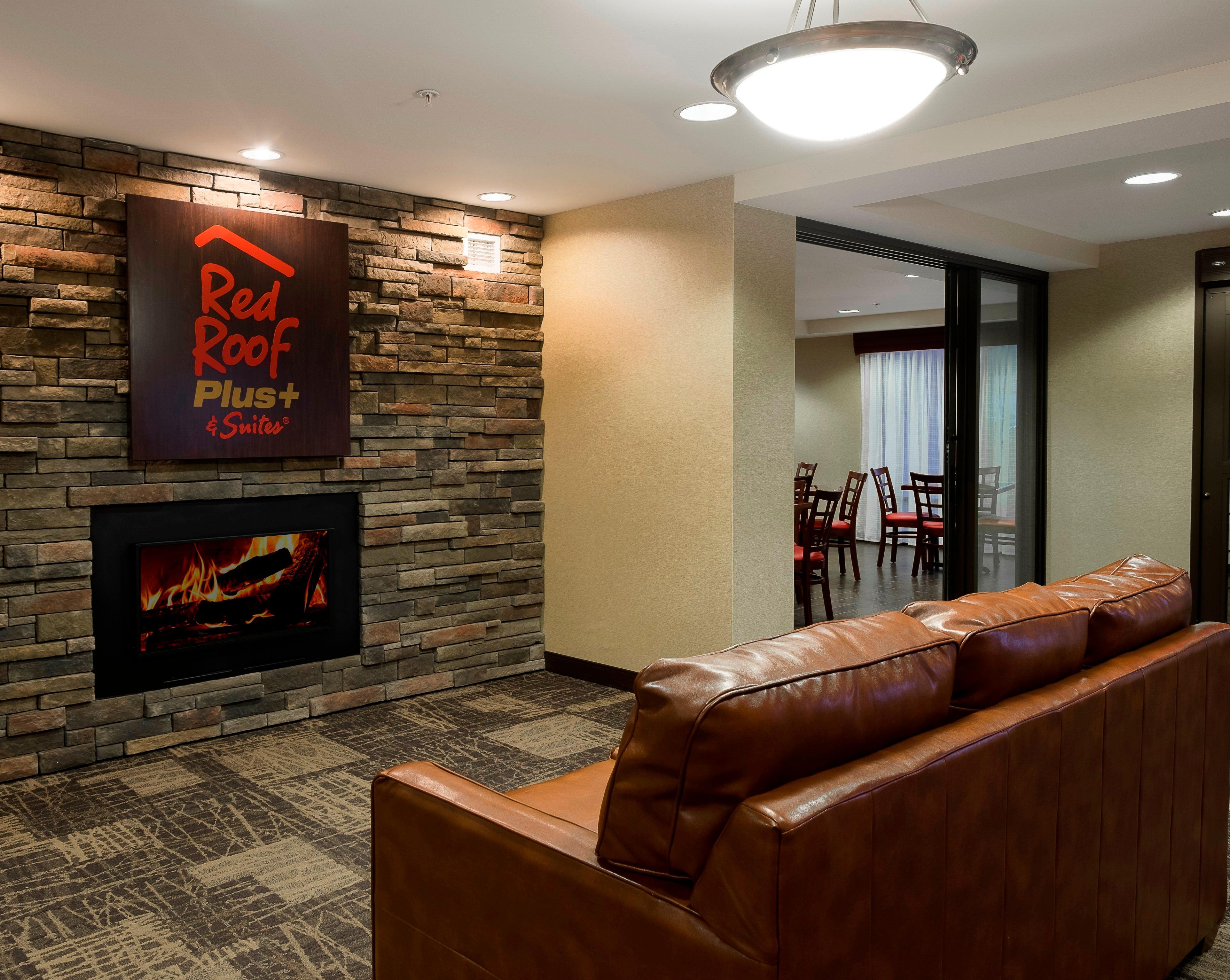 Red Roof Inn Plus+ & Suites Malone Exterior foto