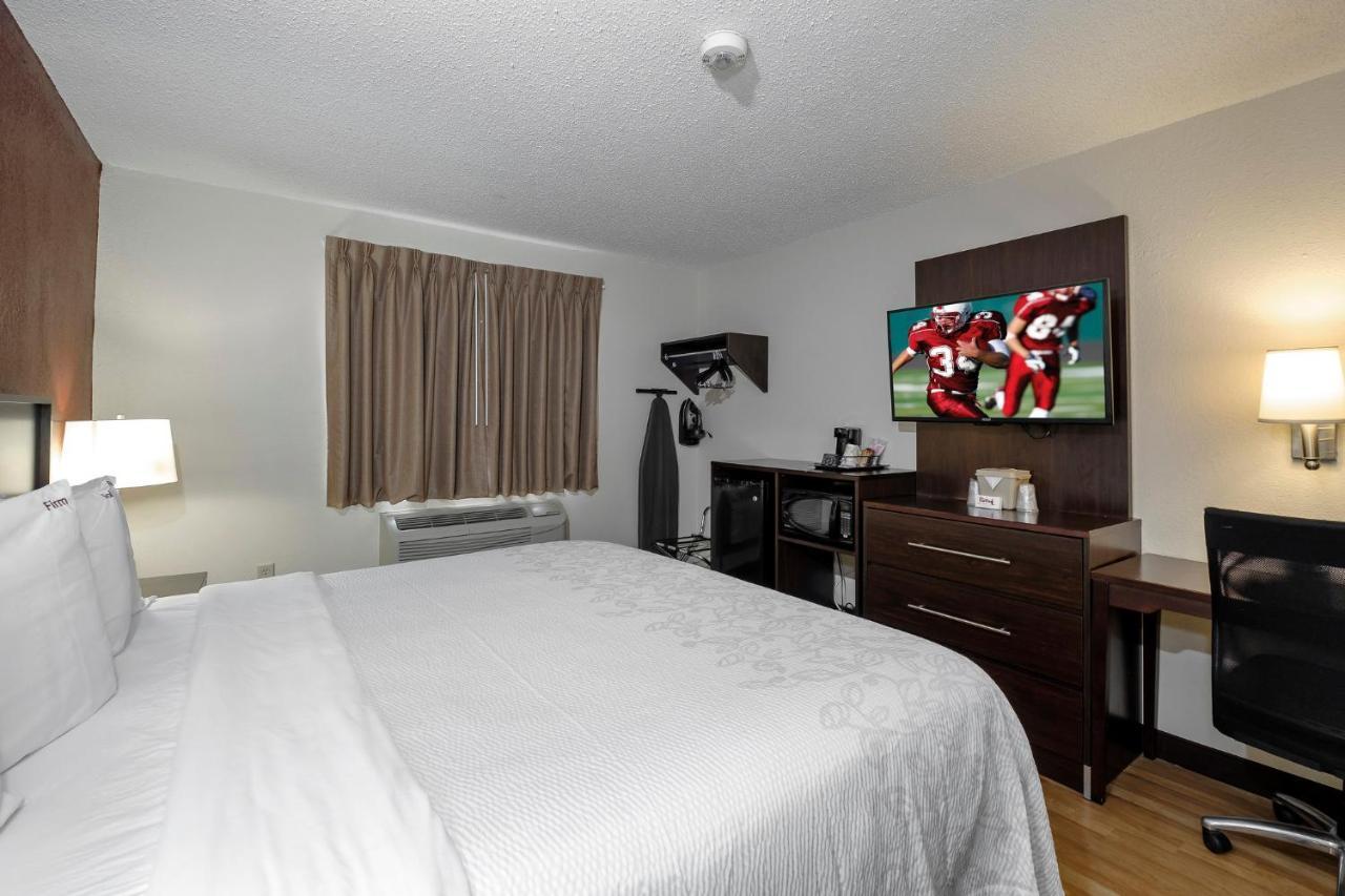 Red Roof Inn Plus+ & Suites Malone Exterior foto