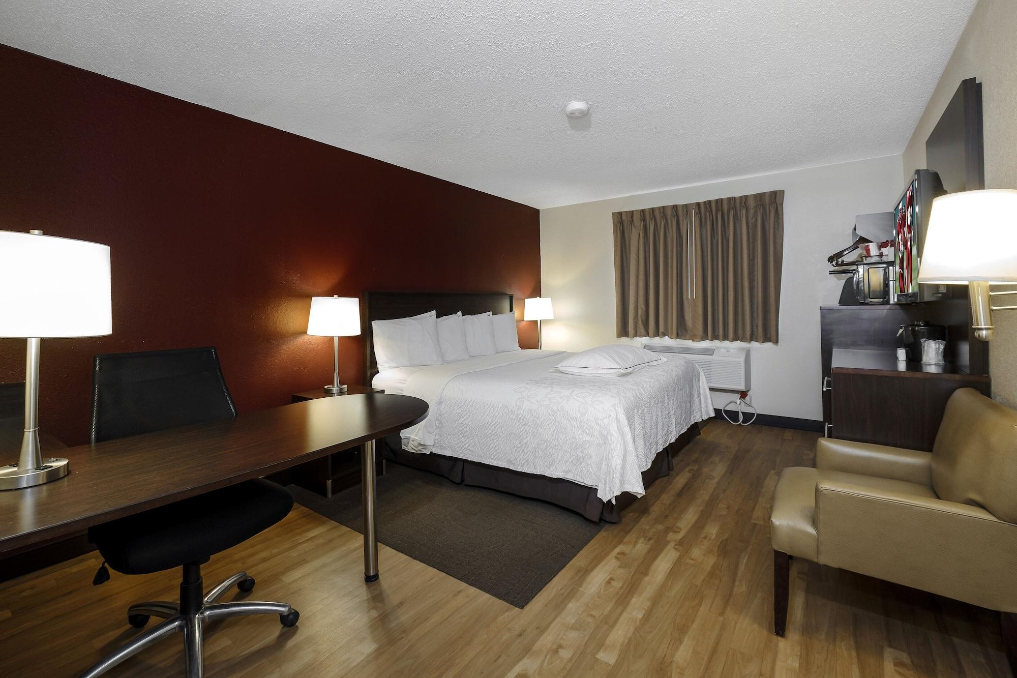 Red Roof Inn Plus+ & Suites Malone Exterior foto
